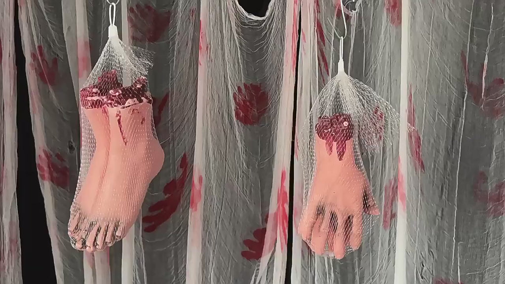 Accessoires représentant des mains et des pieds sectionnés